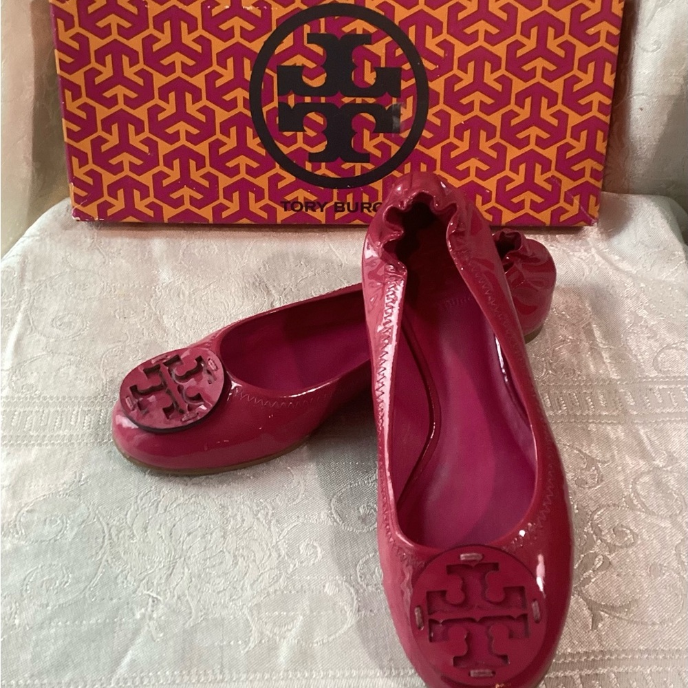 Tory Burch Reva Flats Patent Leather Magenta Size 6M EUC